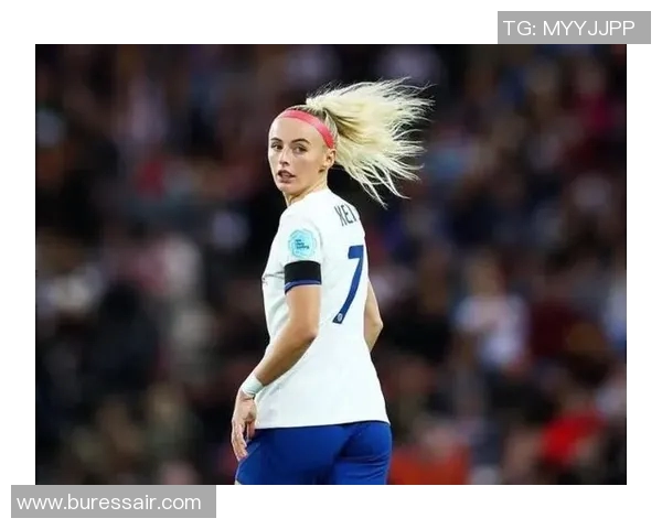 欧洲足球明星婚戒华丽风采展示与独特设计解析